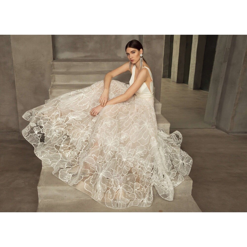 NWT Bronx and Banco wedding bridal dress